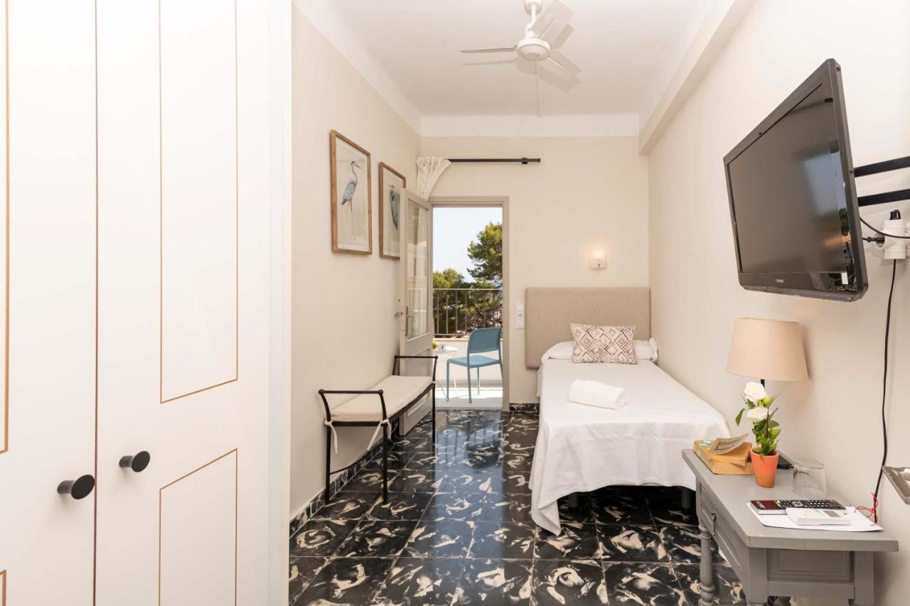 Boutique Hotel Oriola Кала-Сан-Висенте Экстерьер фото